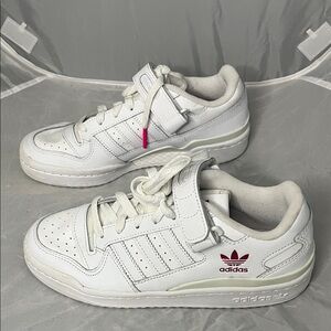 adidas Forum Low CL Shoes White Leather w/ Pink Accents - Size 5.5